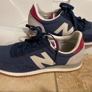 Classic New Balance navy blue sneakers tennis shoes size 6.5